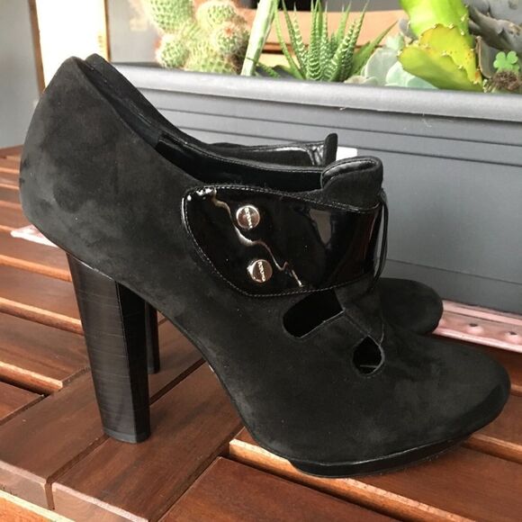 BCBG Koala platform heels. Size 9.5 - Picture 2 of 3